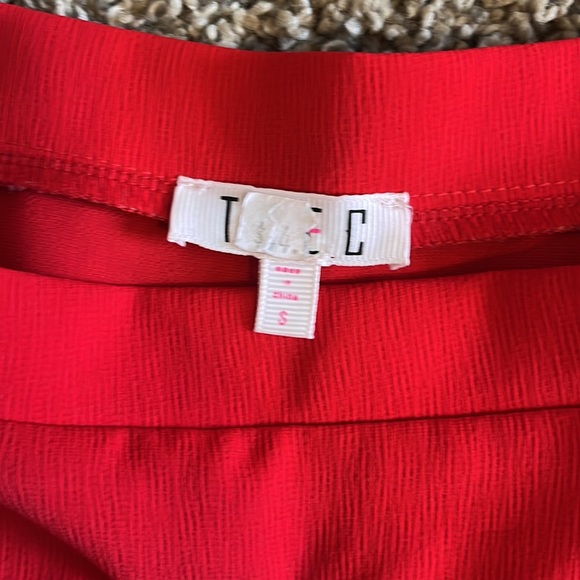 Bright red blouse - Picture 3 of 3